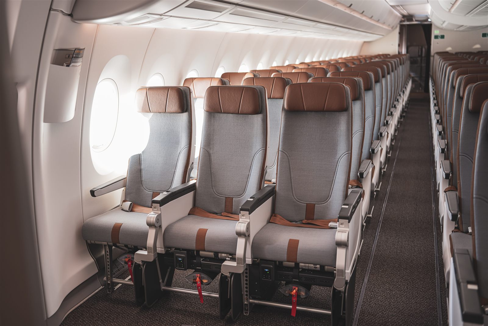 Economy Class thực tế trên STARLUX Airbus A350-900